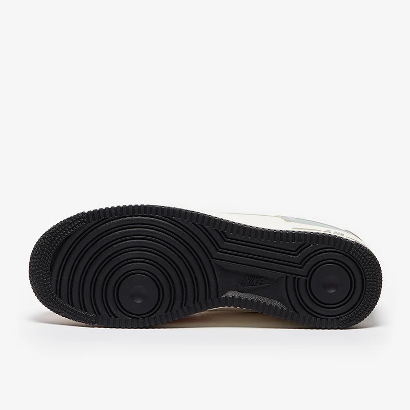 Nike Sportswear Air Force 1 '07 LV8 EMB
