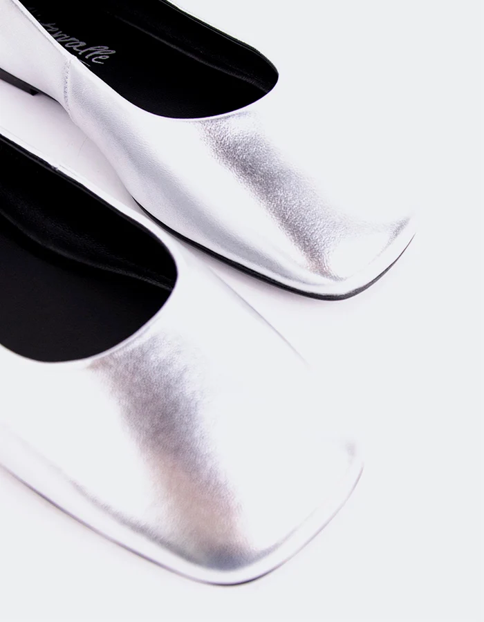 Mekka Silver Leather