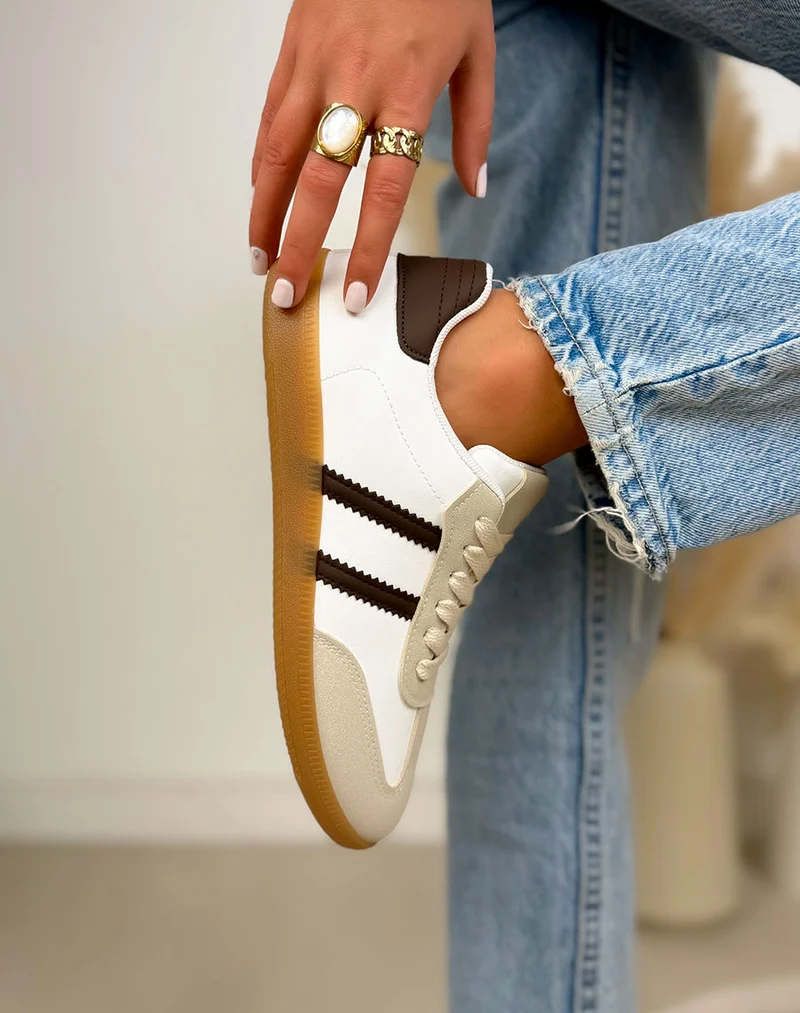 Basket femme blanche tendance avec empiècements beige et bandes marron