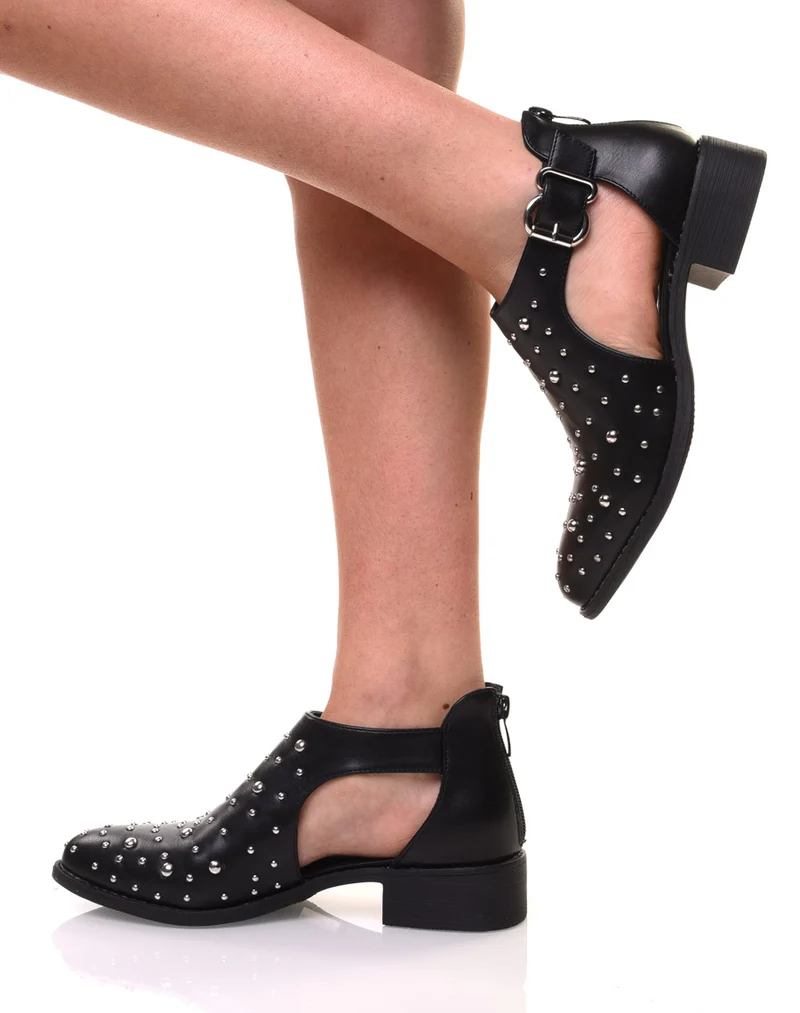 Bottines noires cloutées