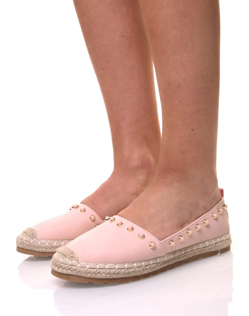 Espadrilles roses ornées de perles