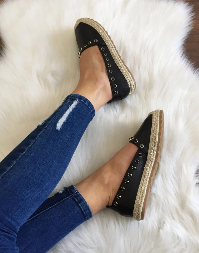 Espadrilles noires ornées de perles