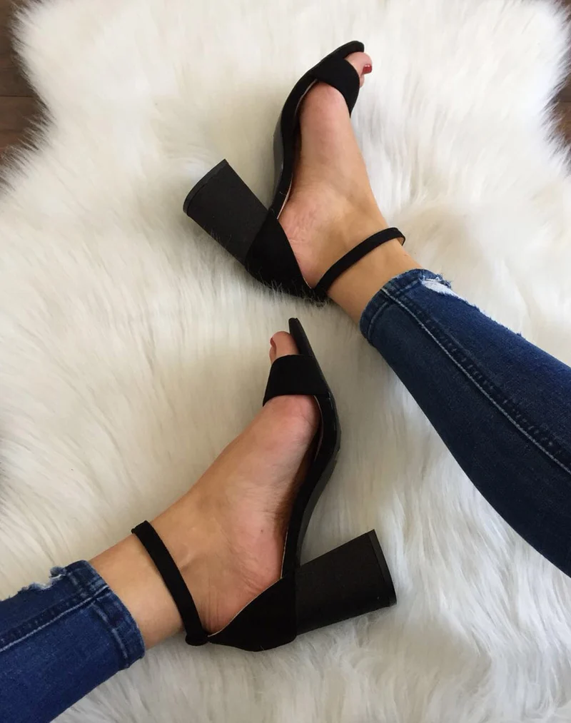 Sandales noires talons pailletés