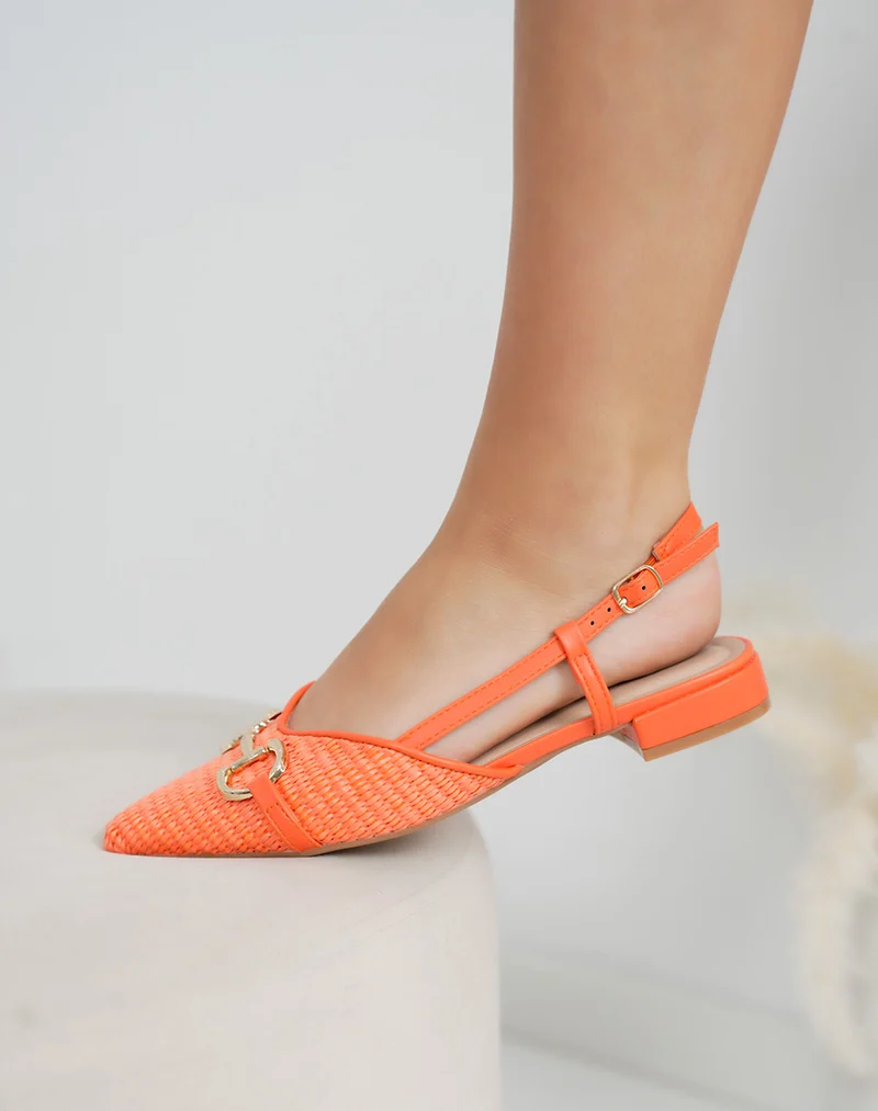 Mules femme orange plates effet tissé tendance à bout pointu avec bijou doré et bride réglable