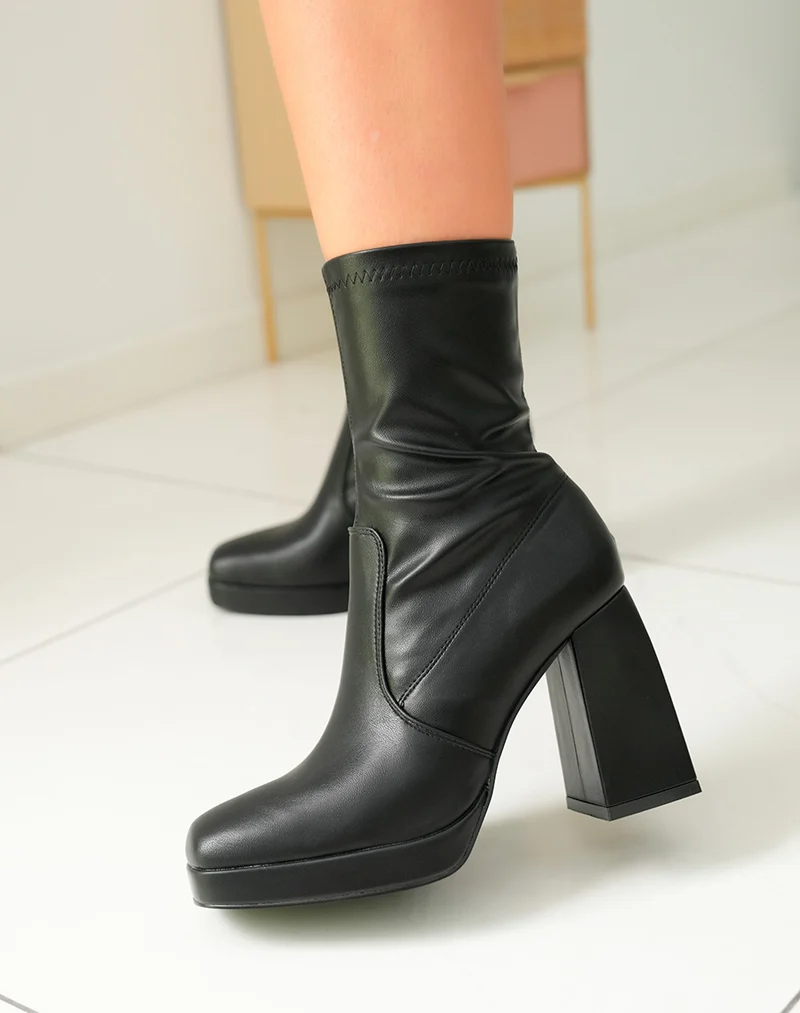 Bottines Noires Effet Chaussette Femme à Talon Haut Asymétrique