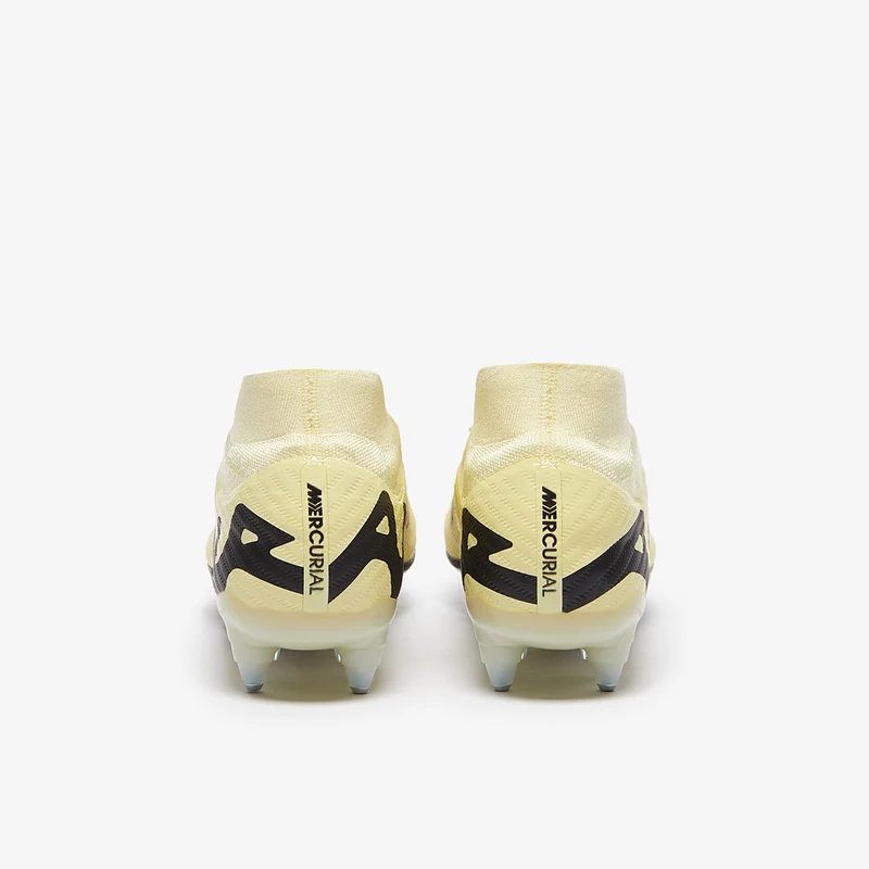 Nike Chaussure de foot montante à crampons pour terrain gras