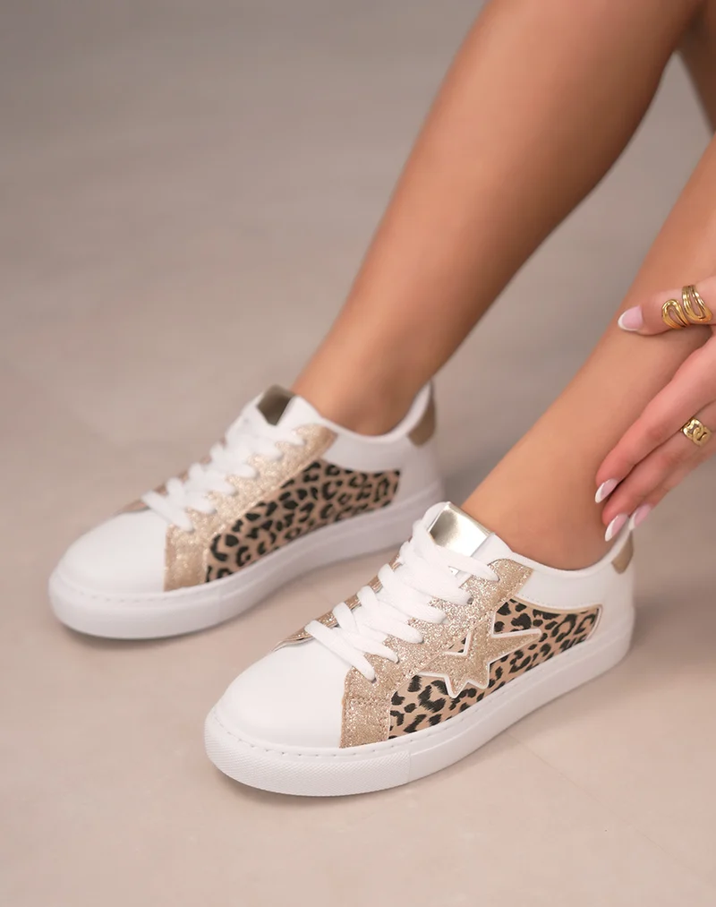 Baskets femme blanches tendance à paillettes dorées et motif léopard sur le côté