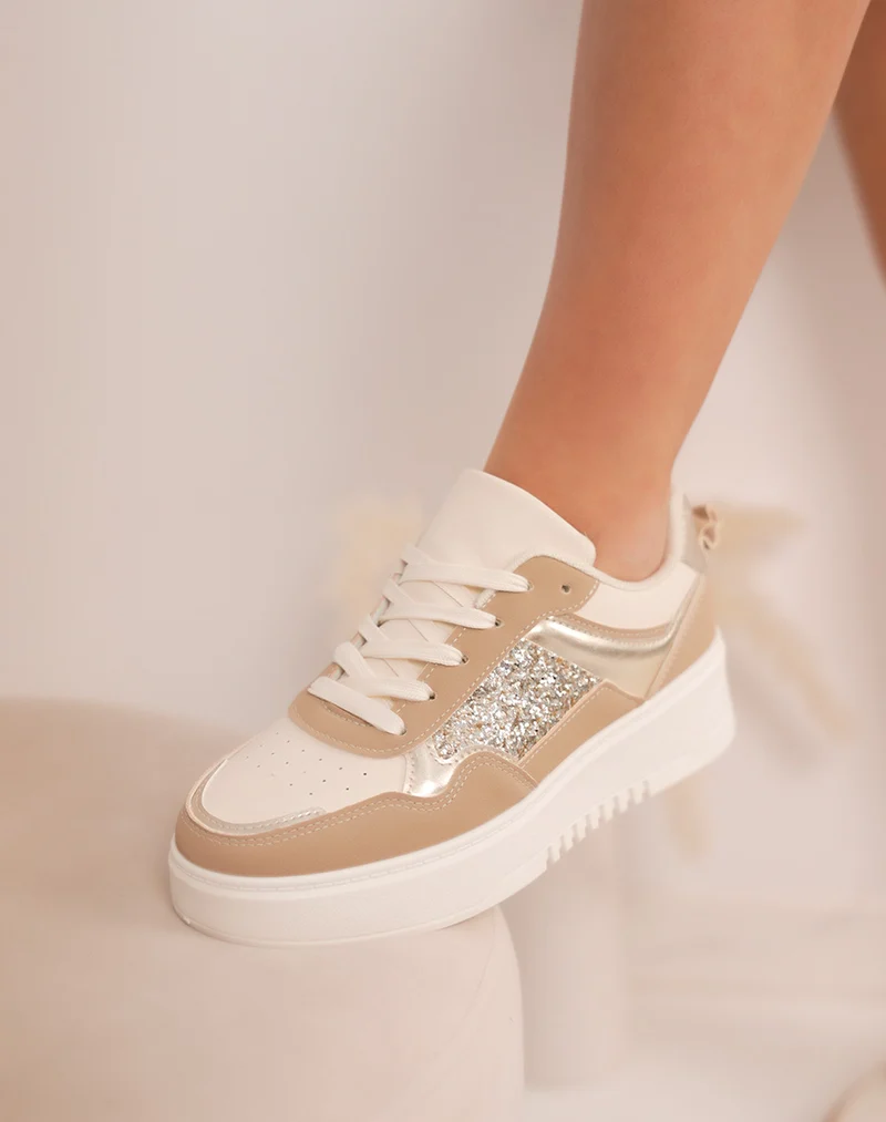 Baskets femme beiges et taupe élégantes avec paillettes dorées et empiècements métallisés