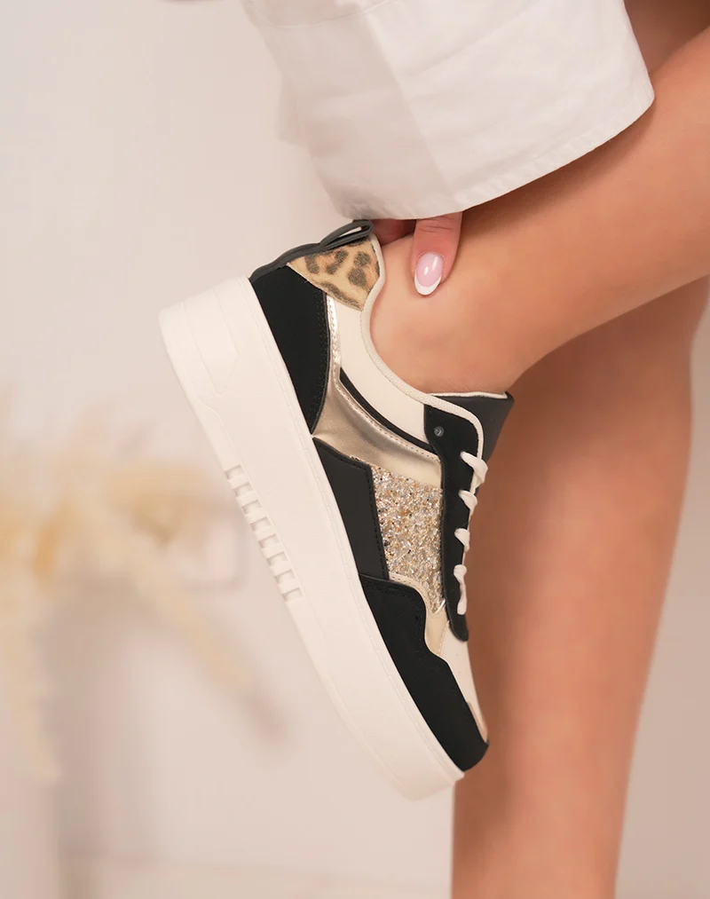 Baskets femme beiges et noires tendance avec paillettes dorées et détails léopard