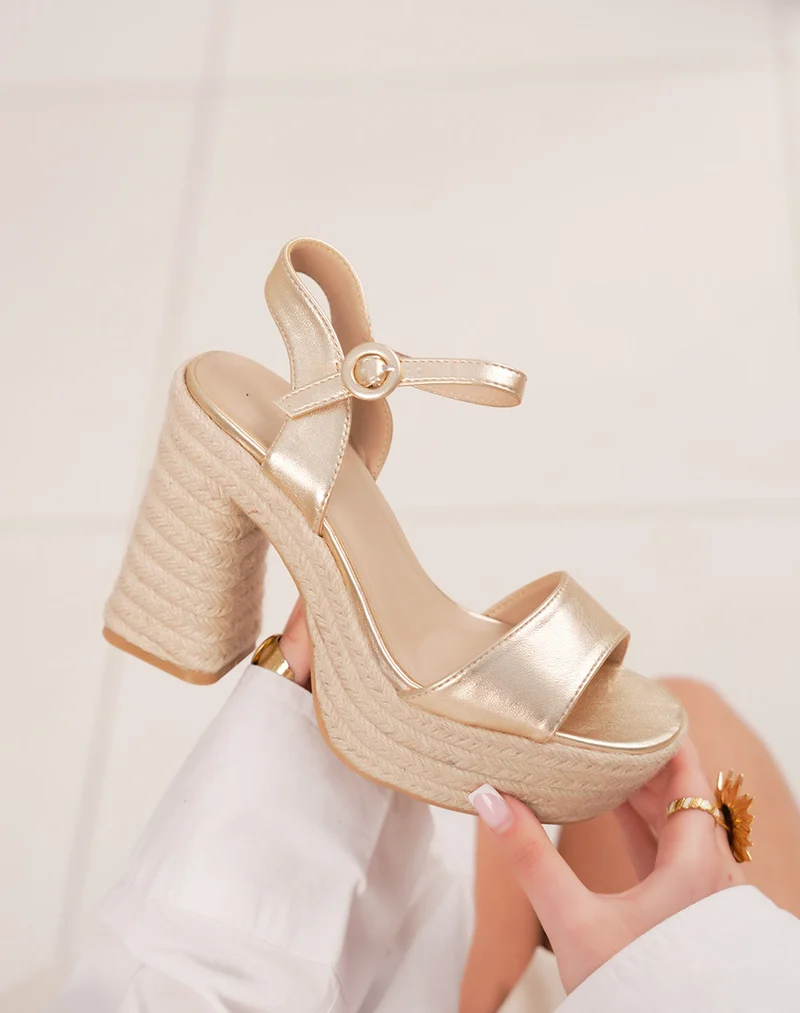 Sandales femme dorées élégantes à talon en jute et bride fine