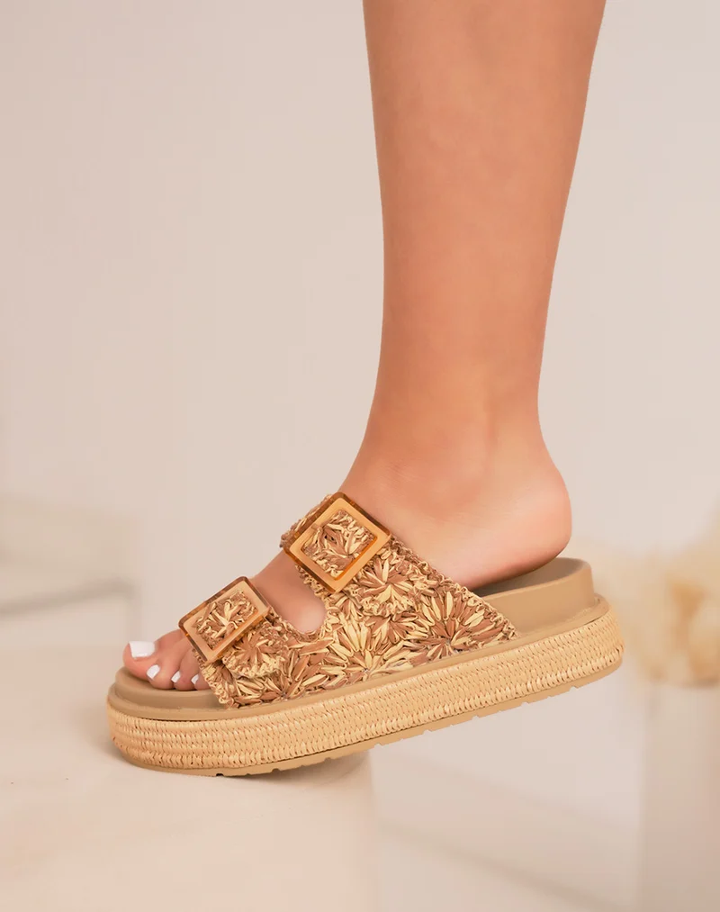 Mules femme camel tendance à grosse plate-forme et boucles carrées