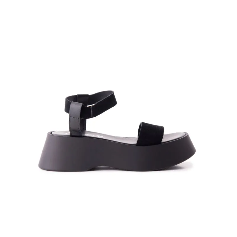 Aguo Black Leather