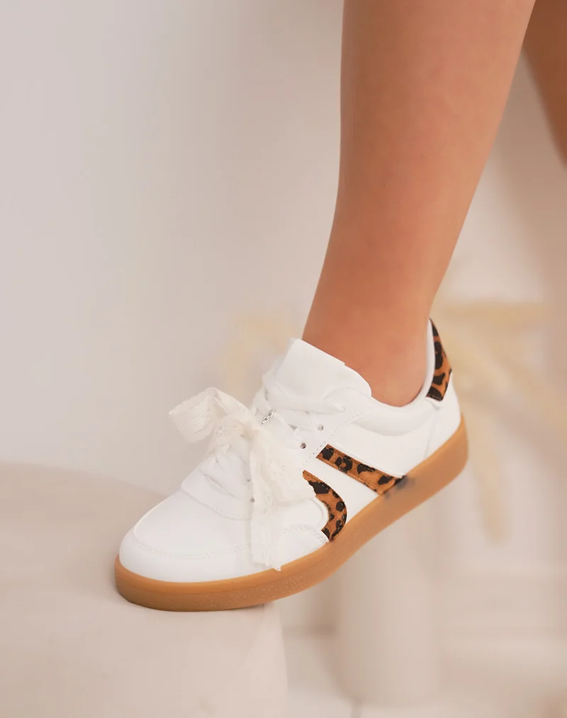 Basket femme blanche à détails léopard avec nœud en dentelle amovible