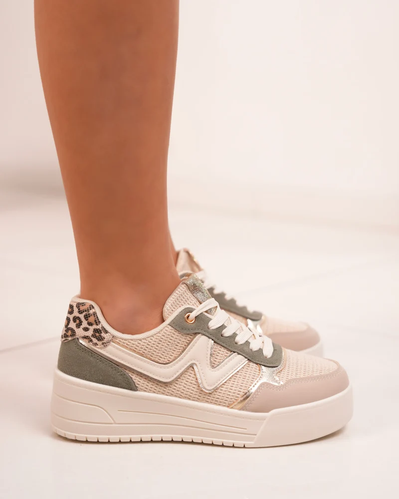 Basket Femme Beige et Vert avec Détails Dorés et Léopard