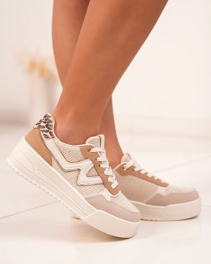 Basket Femme Beige Clair avec Détails Dorés et Léopard