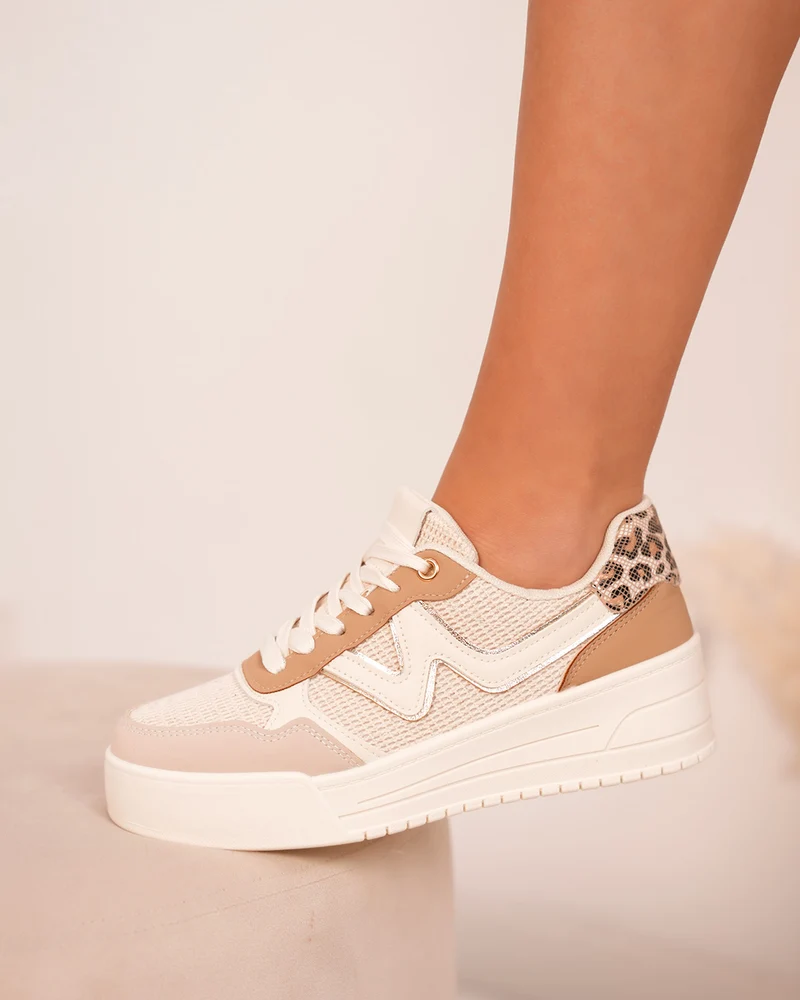 Basket Femme Beige Clair avec Détails Dorés et Léopard