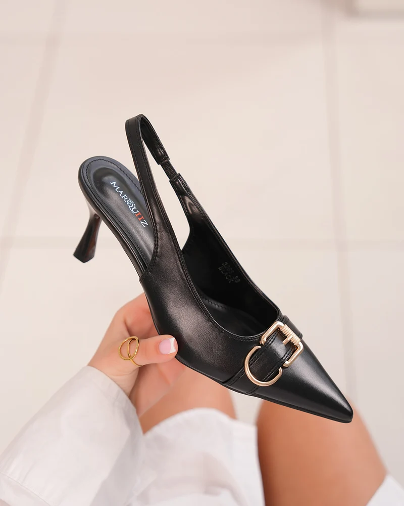 Escarpins femme noirs à bout pointu avec boucle dorée
