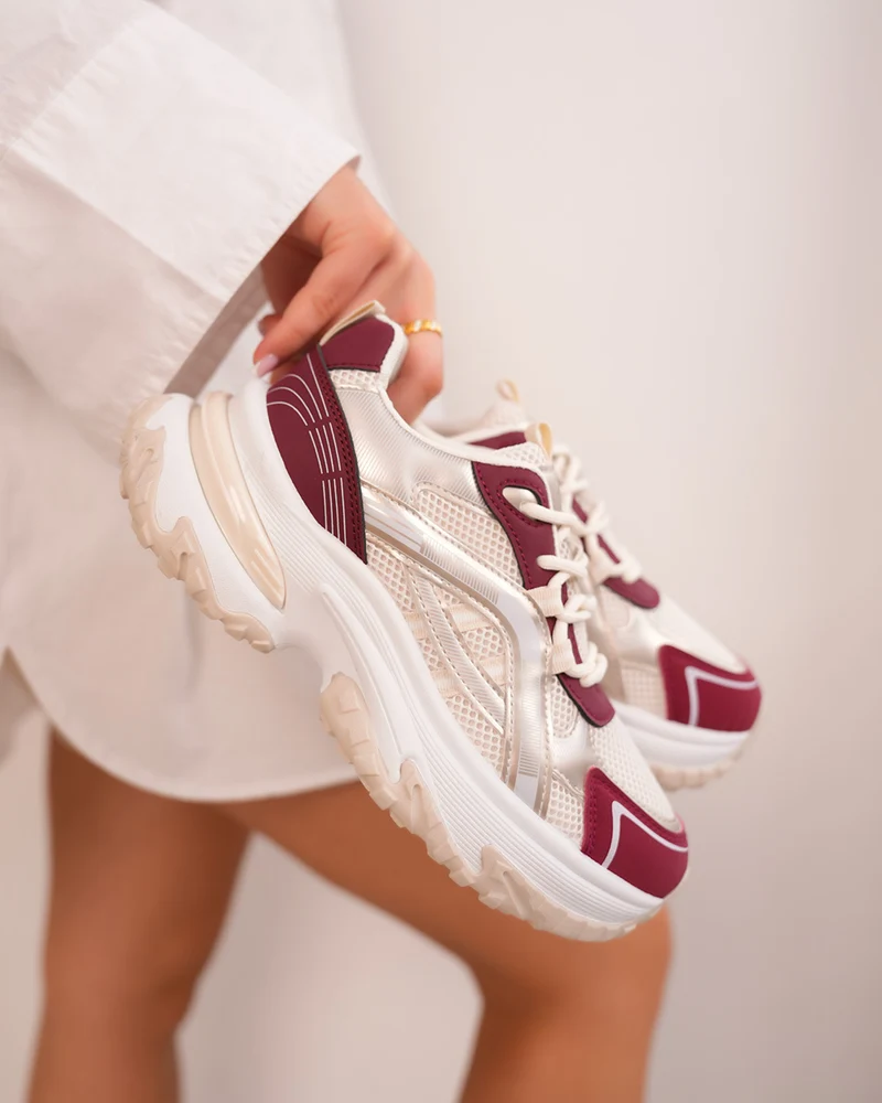 Basket blanche et bordeaux femme avec détails dorés et semelle épaisse