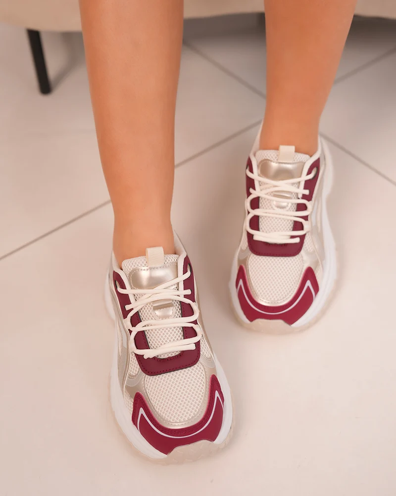 Basket blanche et bordeaux femme avec détails dorés et semelle épaisse