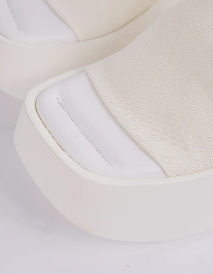 Douce White Lycra