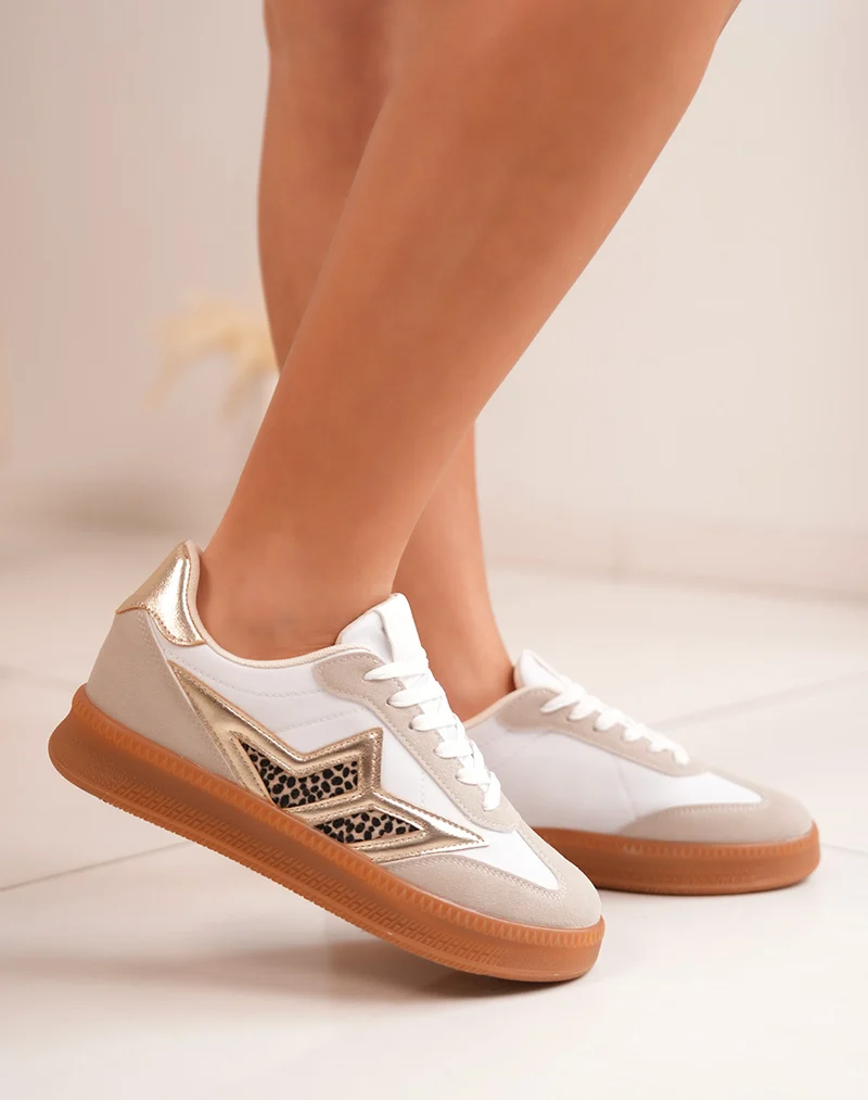 Baskets femme en suédine beige avec détails dorés et effet animal