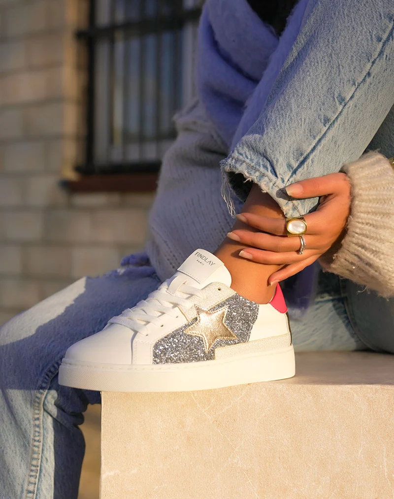 Baskets femme FINDLAY blanches avec étoile dorée et détails pailletés