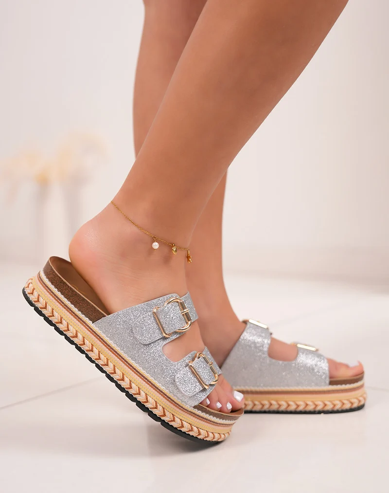 Mules femme argentées pailletées tendance avec plateforme tissée et boucles dorées
