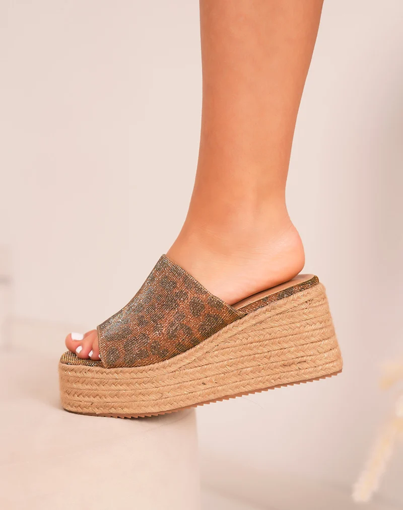 Sandales femme compensées FINDLAY à effet léopard pailleté et talon brodé