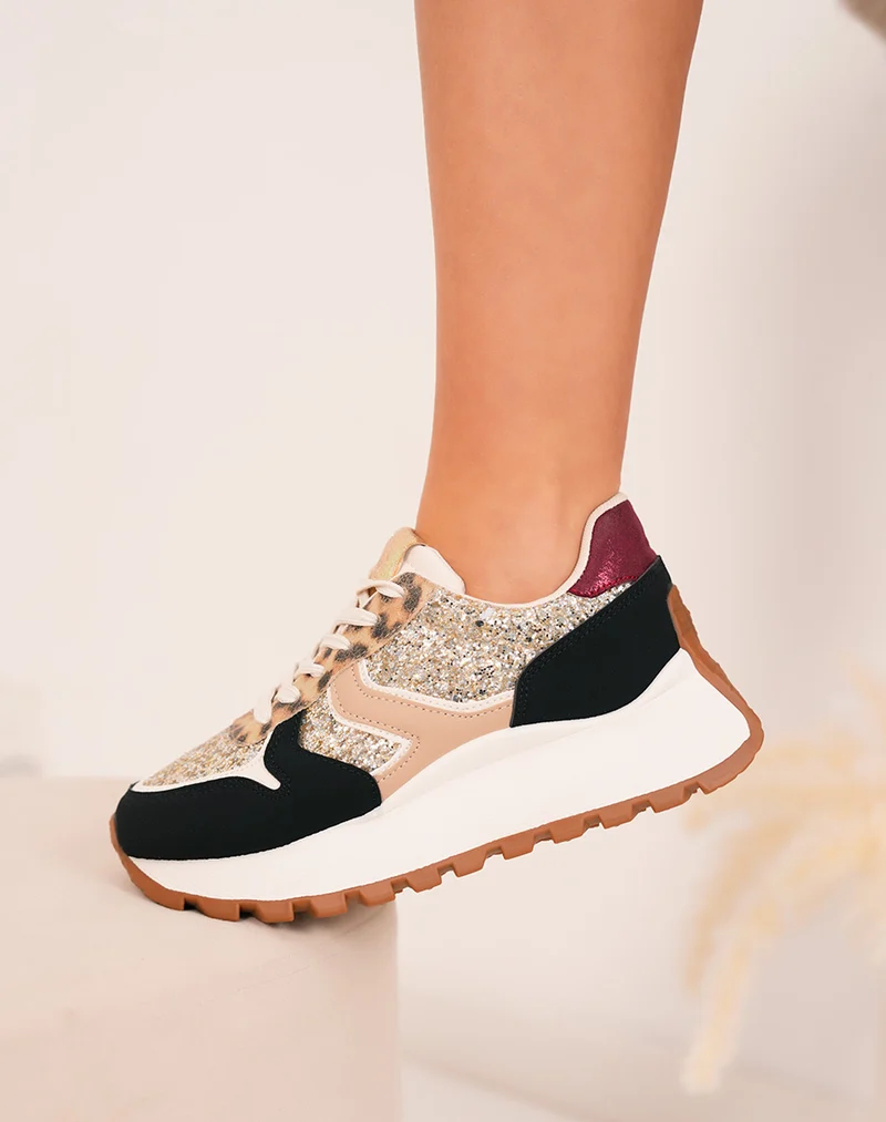 Baskets femme noires tendance avec paillettes dorées et semelle crantée