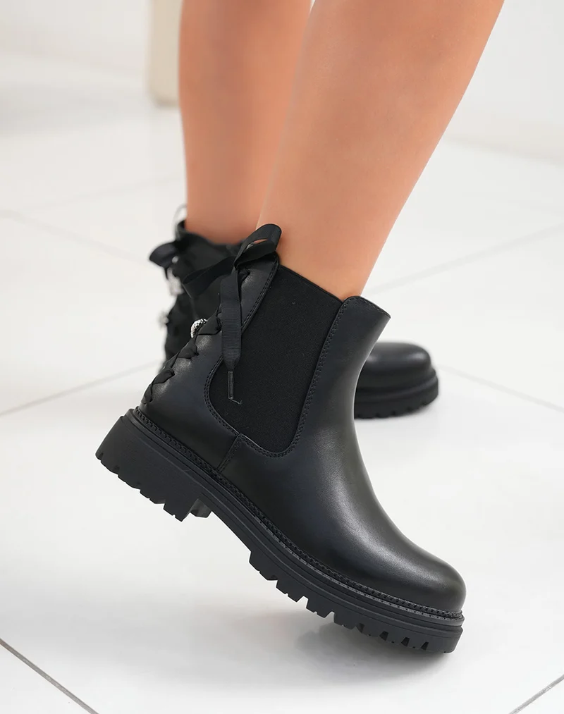 Bottines noires femme style chelsea tendance avec laçage décoratif