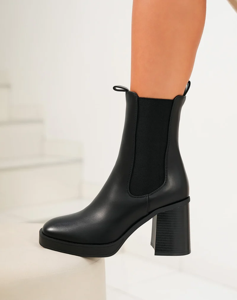 Bottines montantes noires chelsea à talon carré