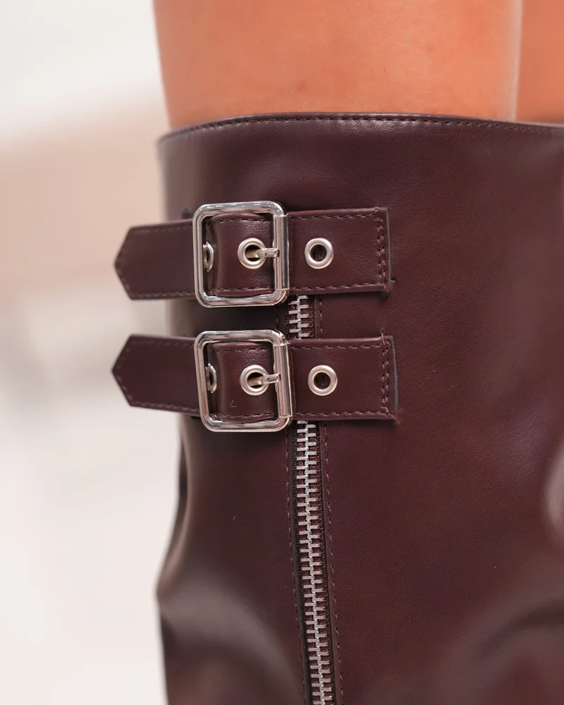Bottines femme bordeaux à revers et double boucle tendance