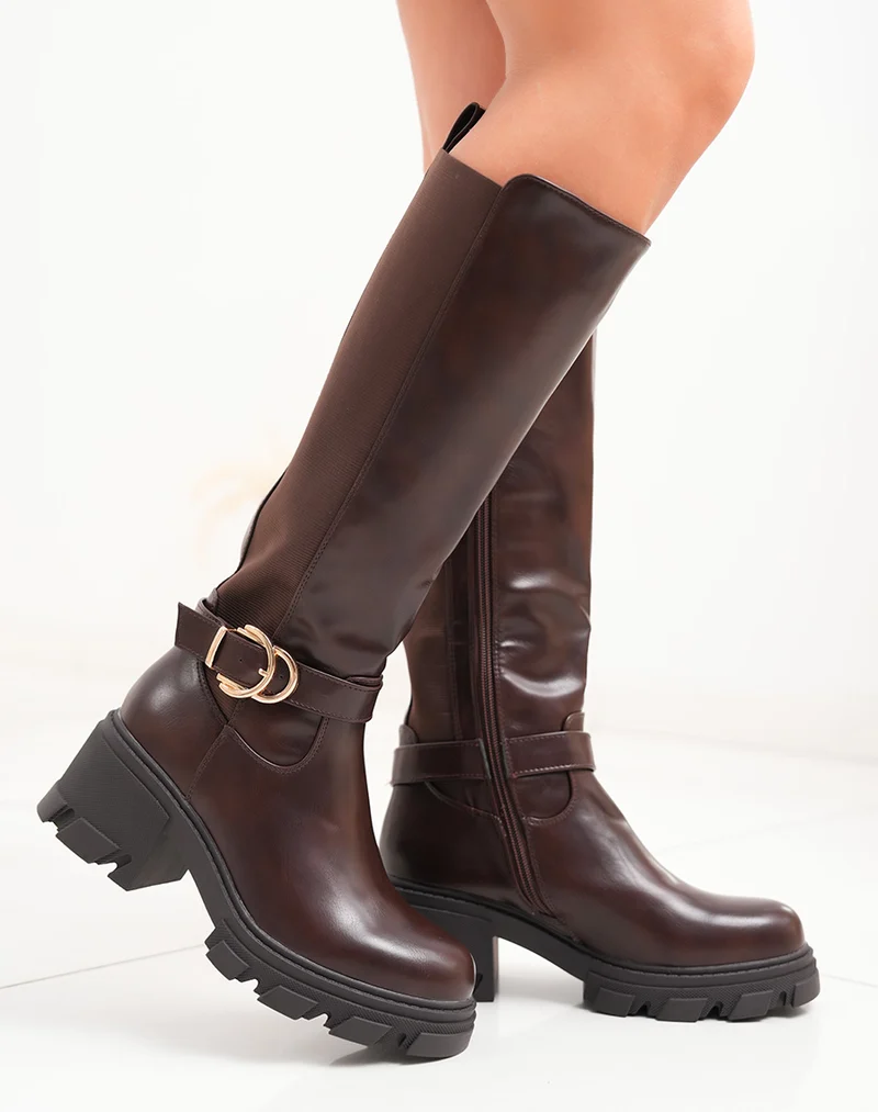 Bottes femme marron à semelle épaisse crantée et boucle dorée