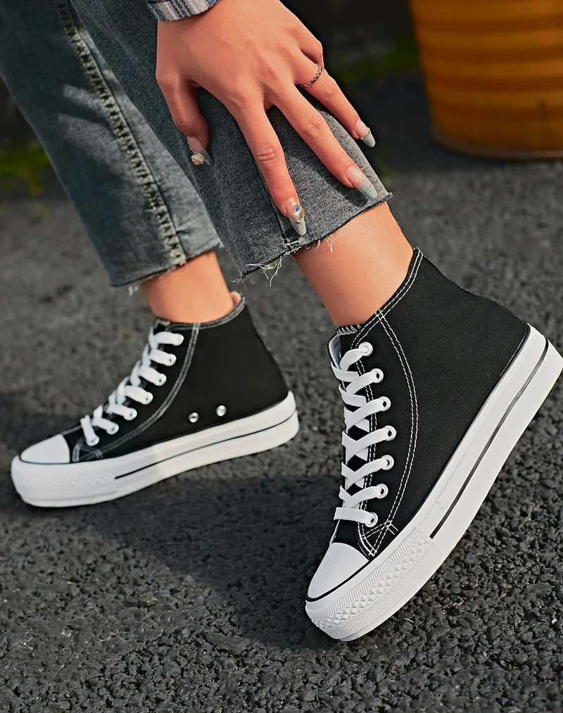 Baskets noires en toile montantes