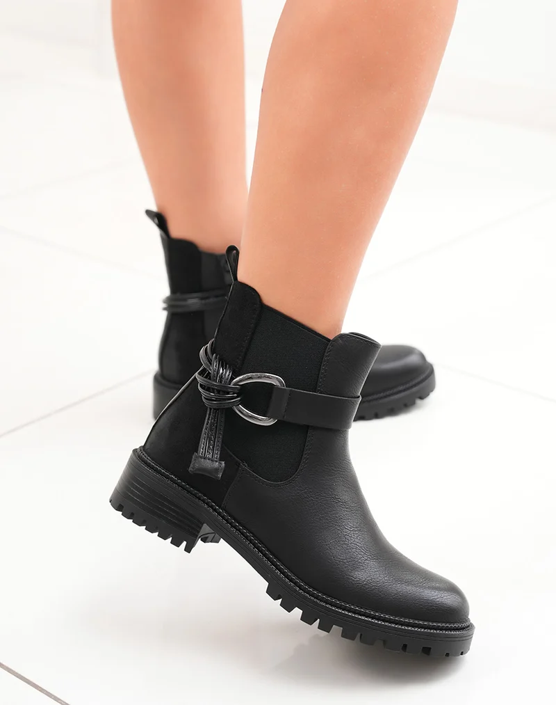 Charme & Durabilité : Bottines Chelsea Noires avec Sangle Nouée