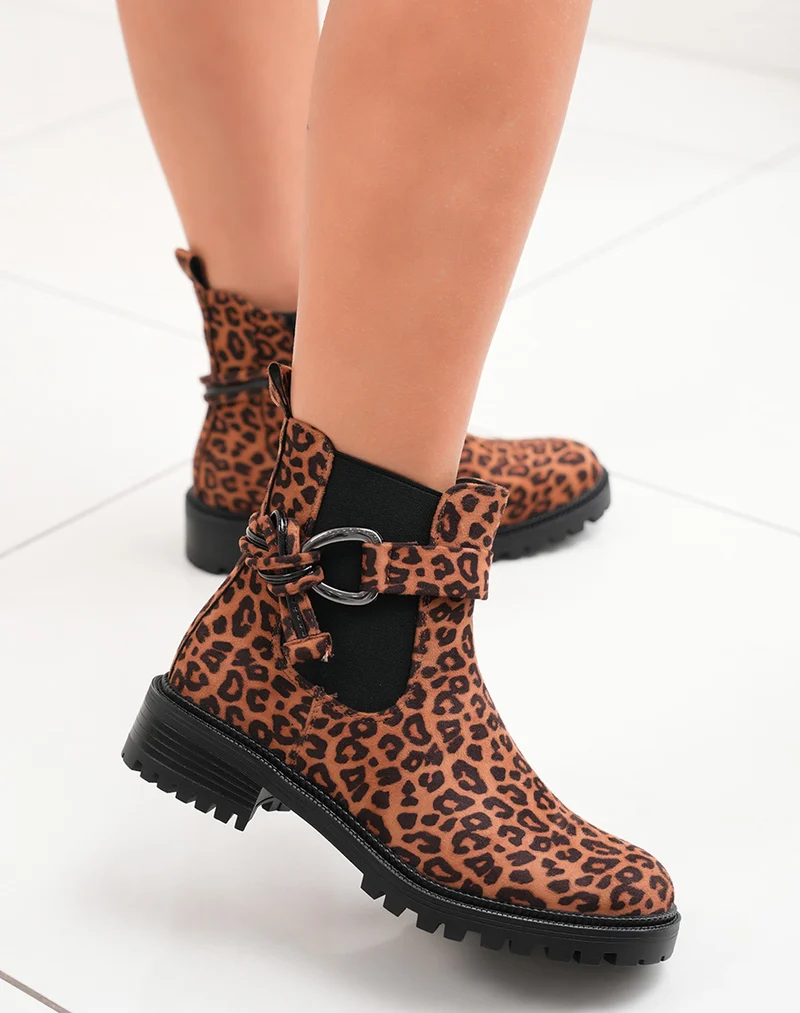 Bottines basses femme léopard bi-matière avec boucle et semelle crantée