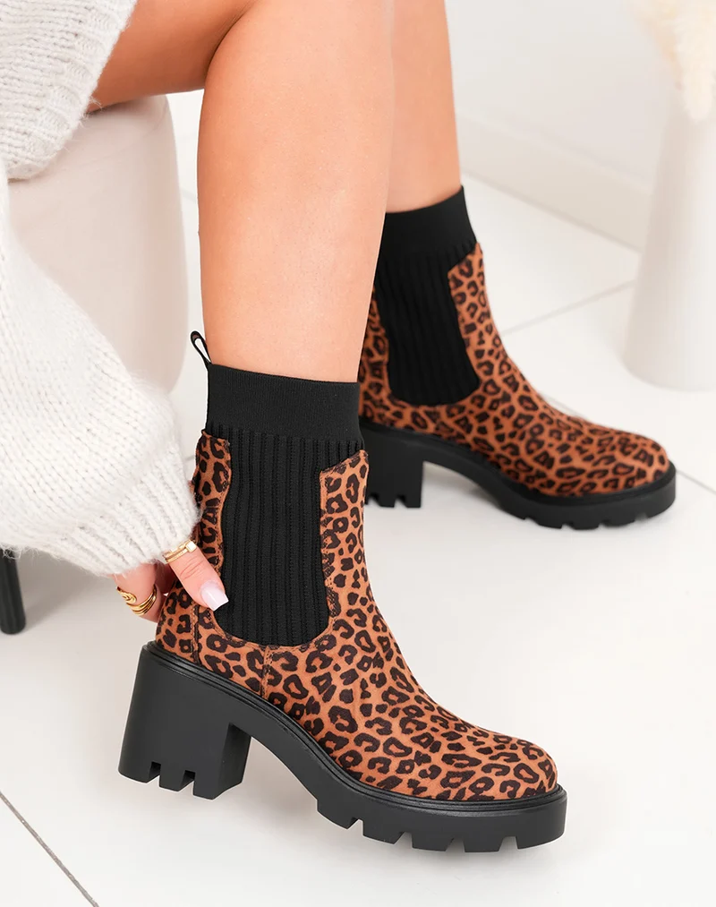 Bottines femme léopard à talon avec élastique noir et semelle crantée