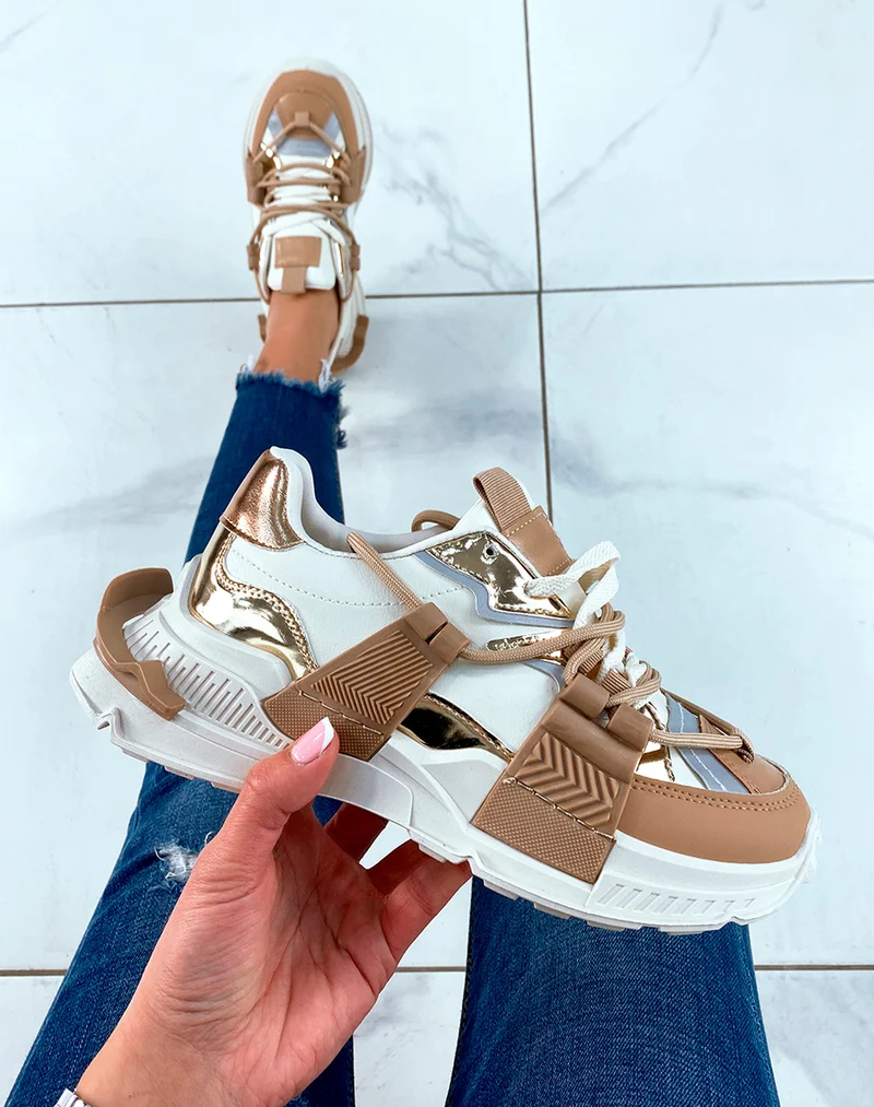 Baskets à empiècement beiges pour femmes