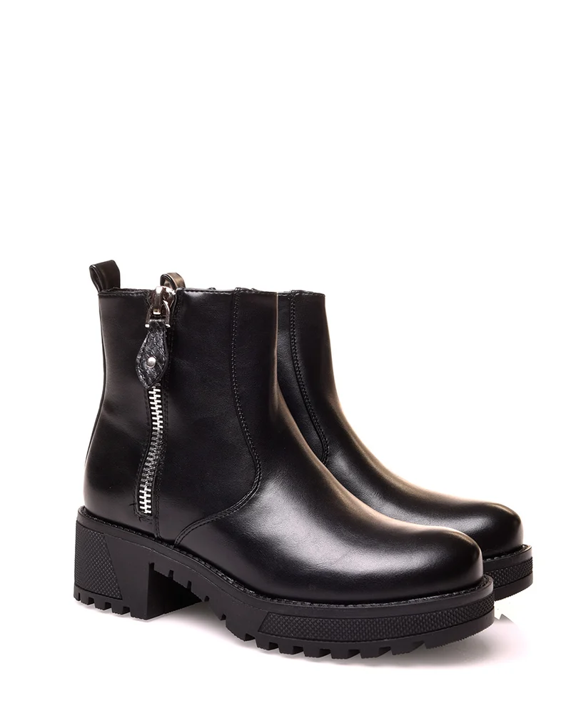 Bottines noires à semelle crantées