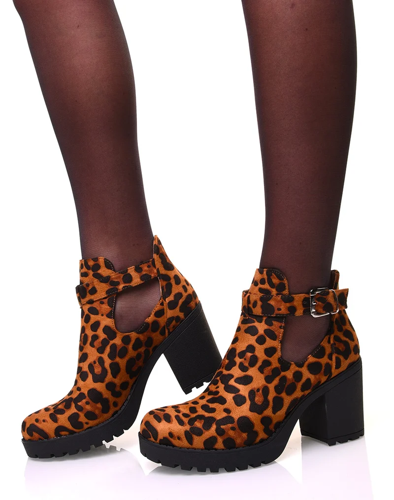 Bottines léopard en suédine ajourée