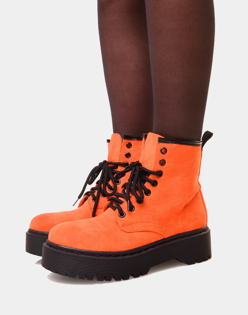 Bottines montantes oranges en suédine à grosse plateforme