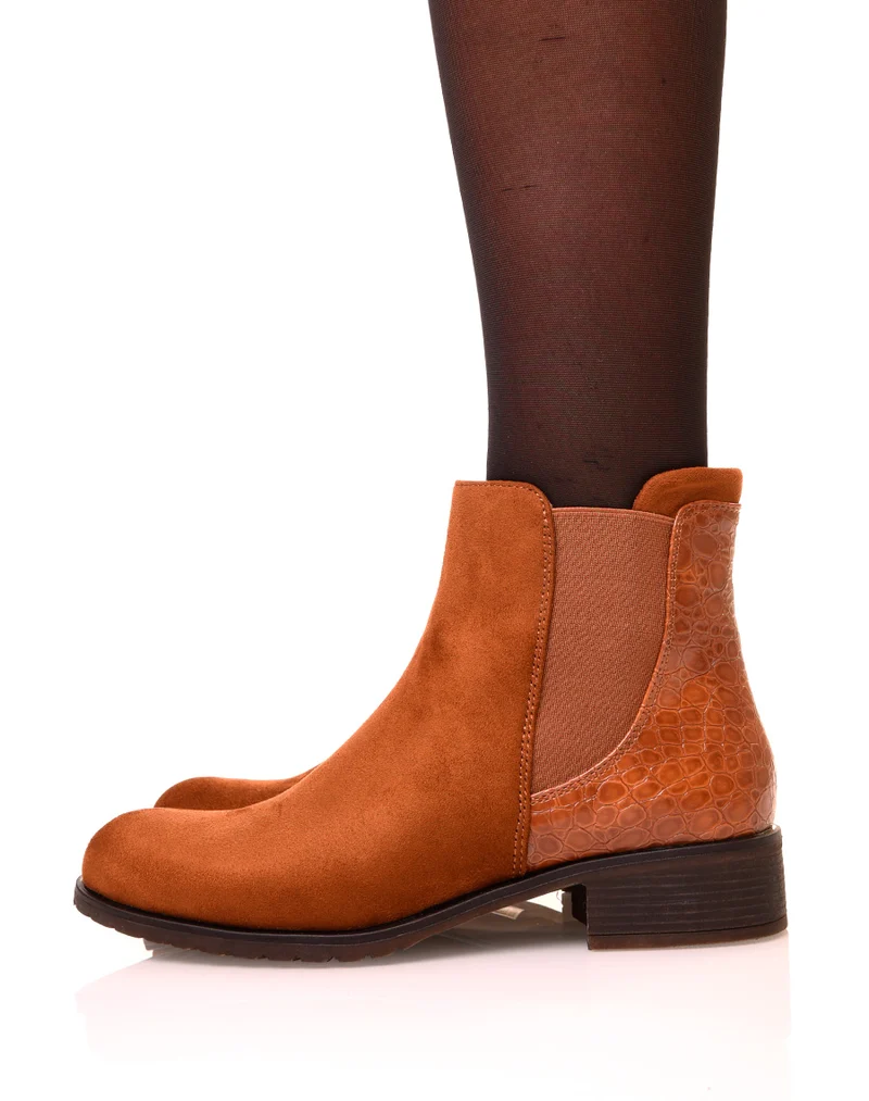 Bottines en suédine camelles à effet croco