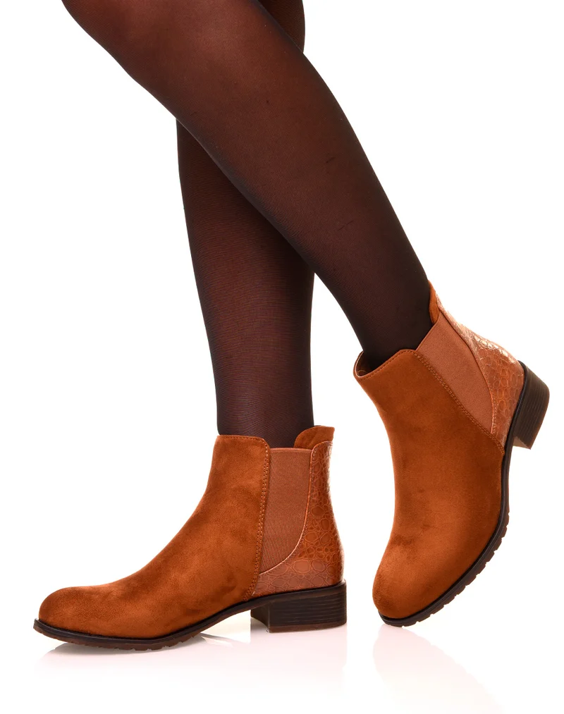 Bottines en suédine camelles à effet croco