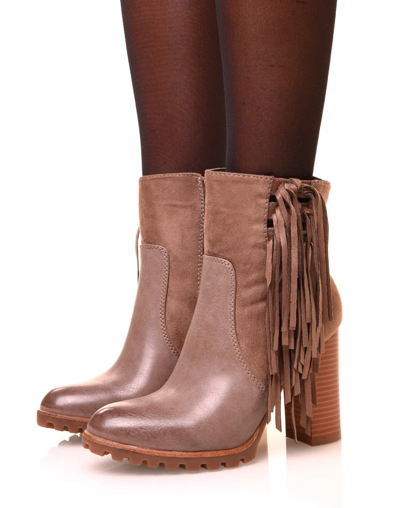 Bottines taupe à franges et talons haut