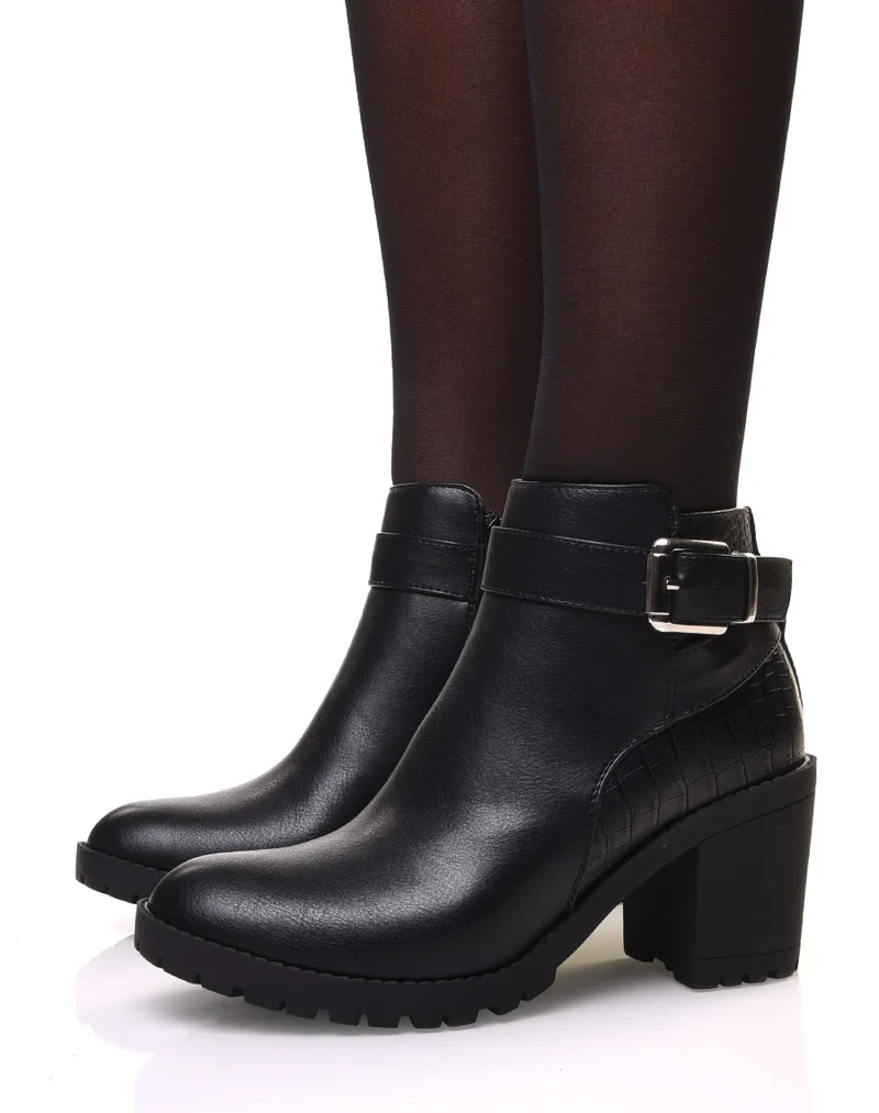 Bottines noires à talon et détails croco