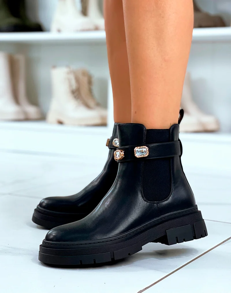 Bottines Chelsea noires pour femme avec lanière scratch et détails bijoux tendances