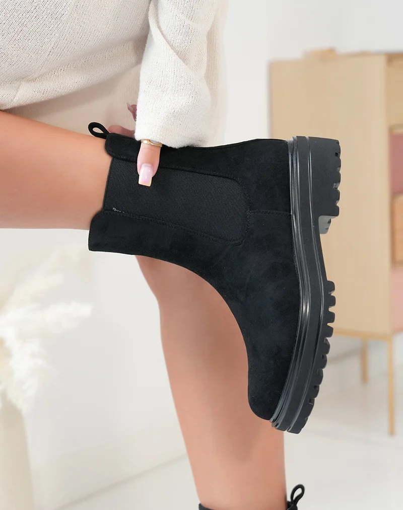 Bottines Noires Chelsea en Suédine - Le Charme Intemporel Réinventé