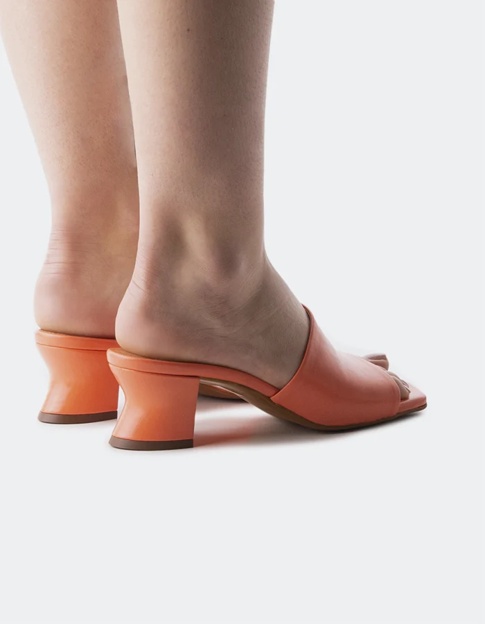 Pico Coral Leather