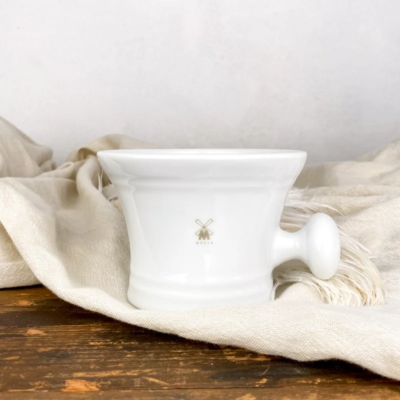 Bol de rasage en porcelaine avec poignée