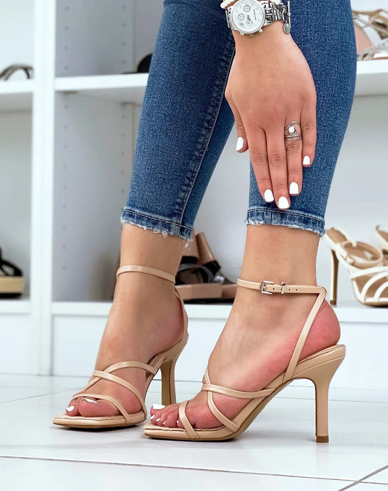 Sandales beiges à fine bride et intérieur toile de jute et talon aiguille